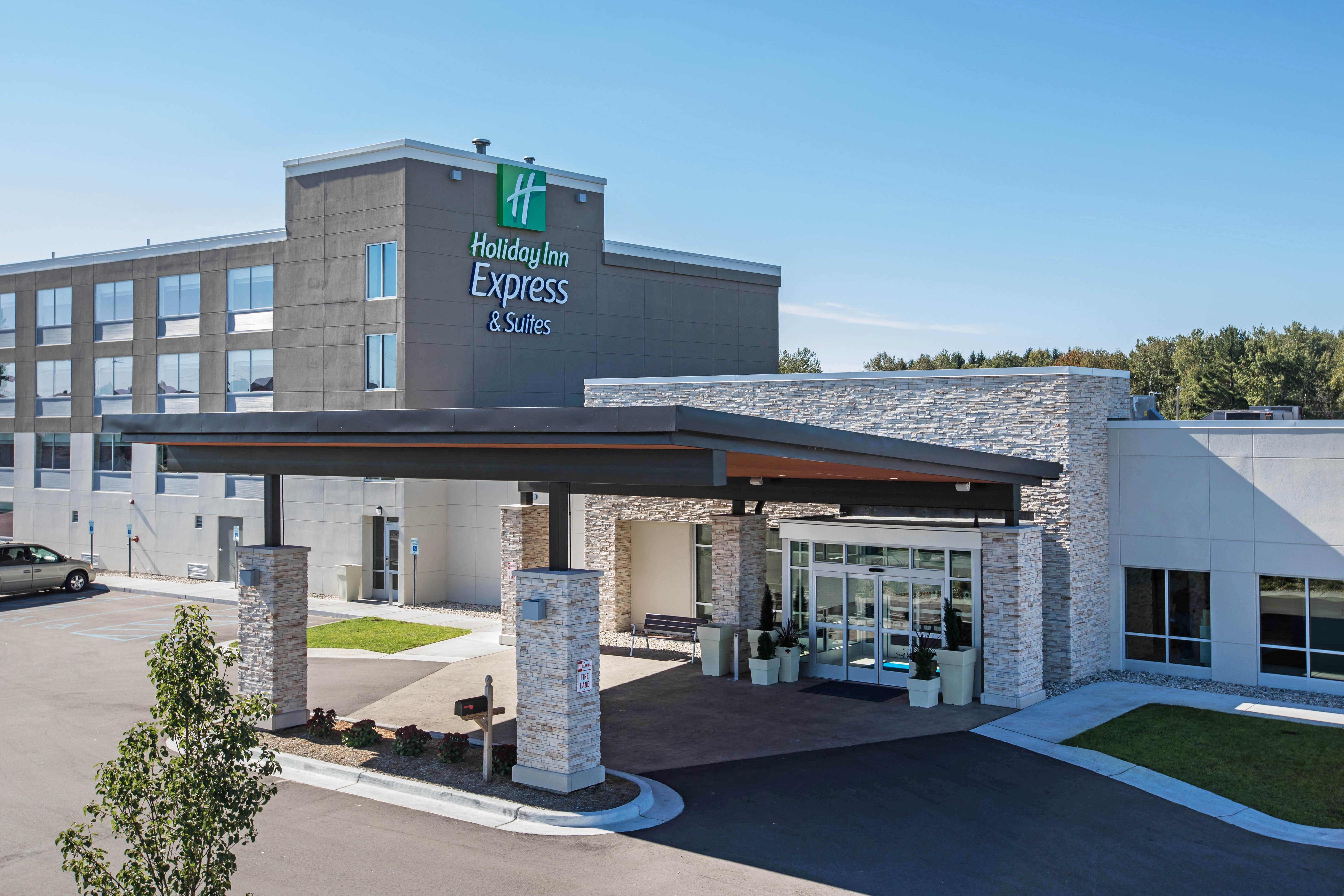 Holiday Inn Express & Suites Ludington By Ihg Екстер'єр фото