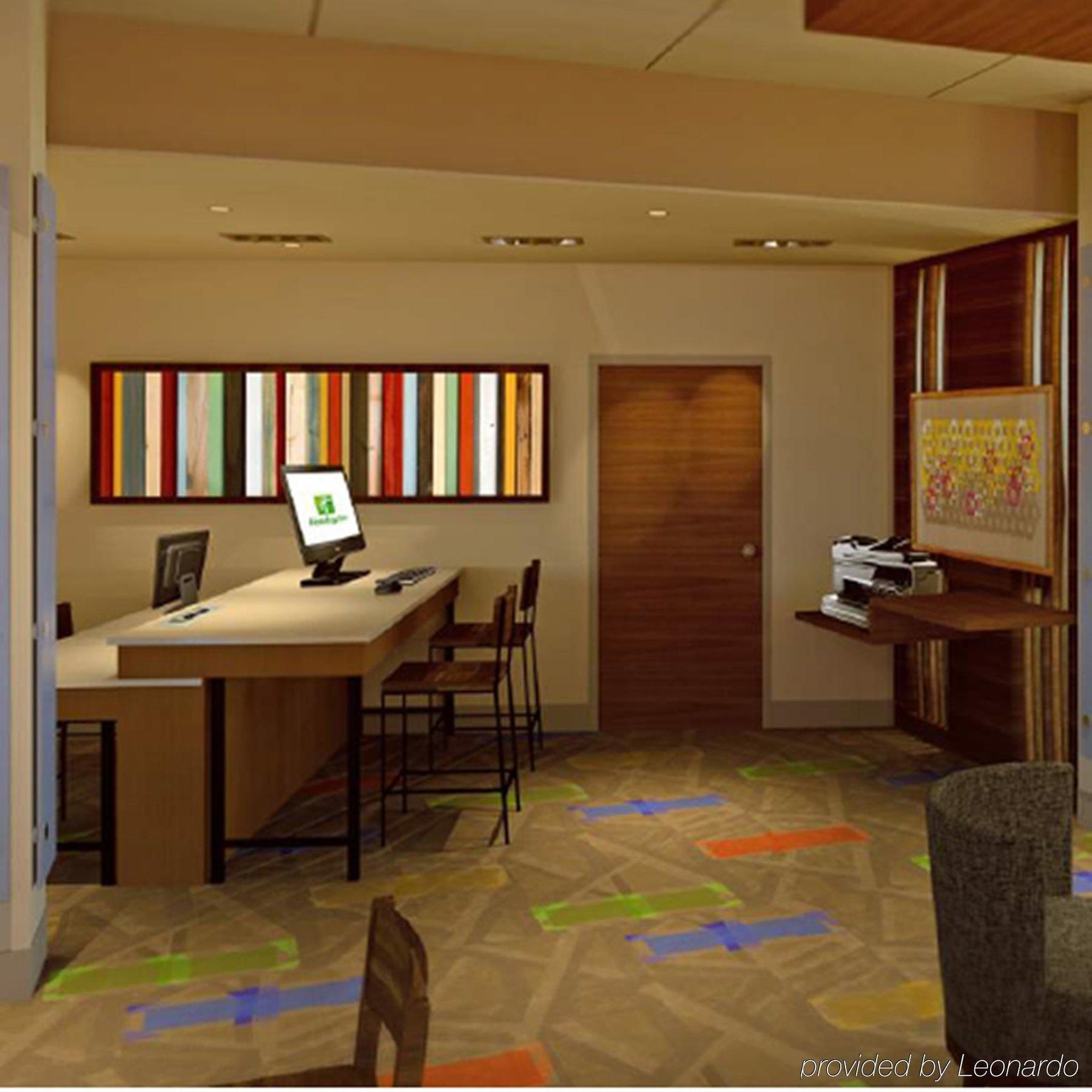 Holiday Inn Express & Suites Ludington By Ihg Екстер'єр фото